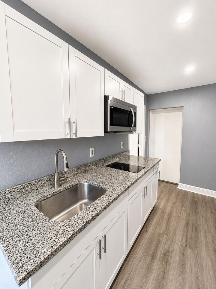 Property Photo:  849 W 2nd Street A  FL 33404 