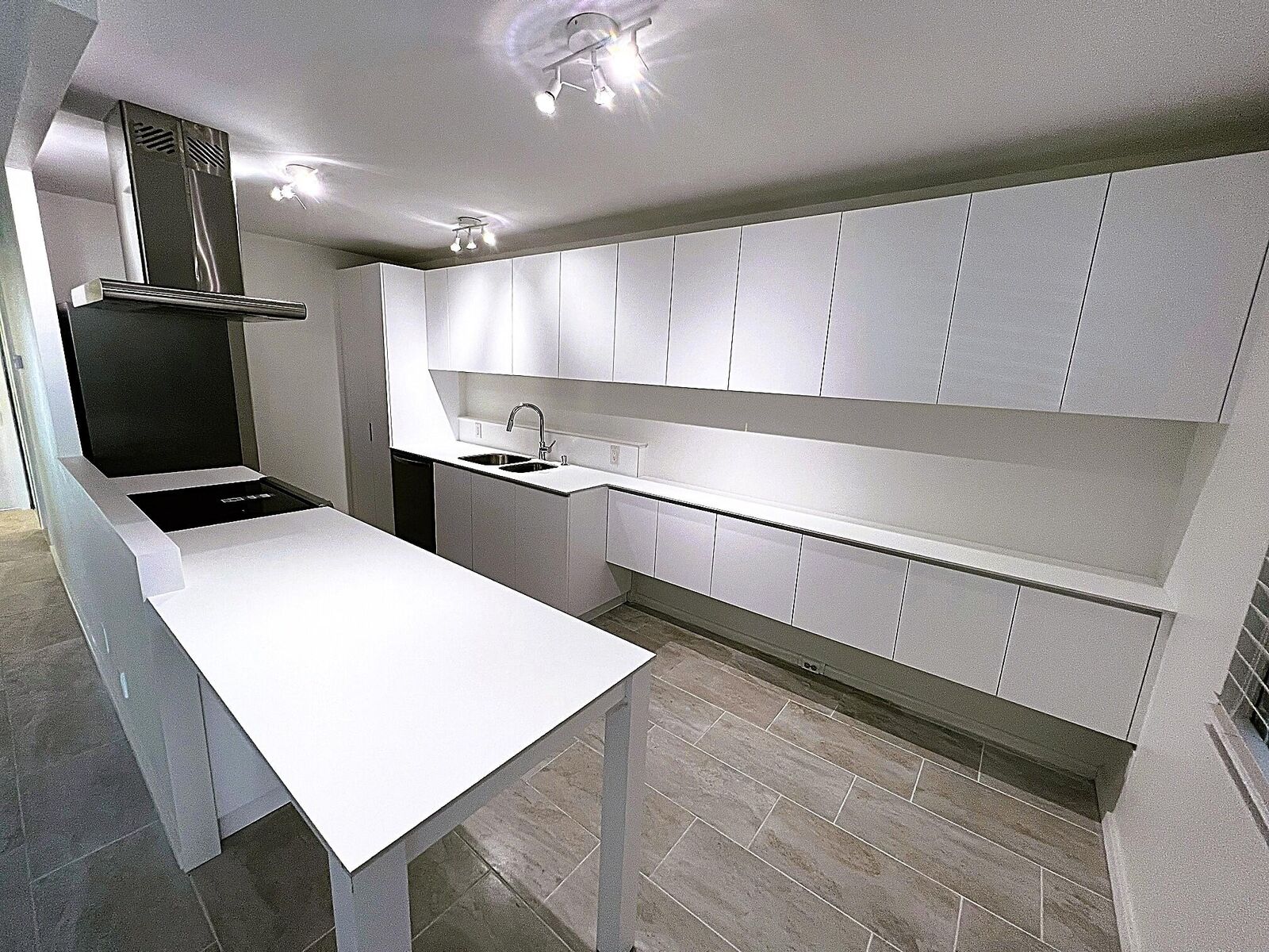 Property Photo: 2082 Exeter E FL 33434