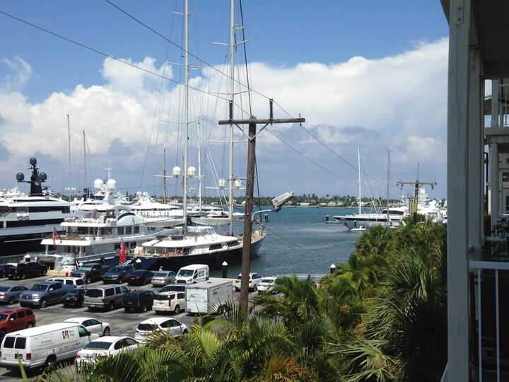 Property Photo: 3960 N Flagler Drive 304 FL 33407