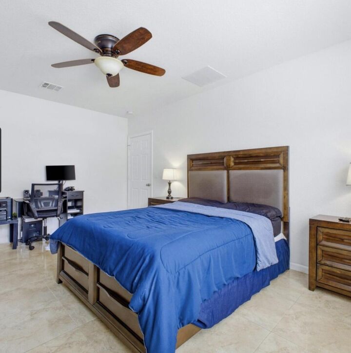 Property Photo:  113 SE 3rd Avenue  FL 33435 