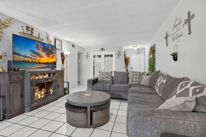 Property Photo:  3037 Coral Ridge Drive Unit 3037  FL 33065 