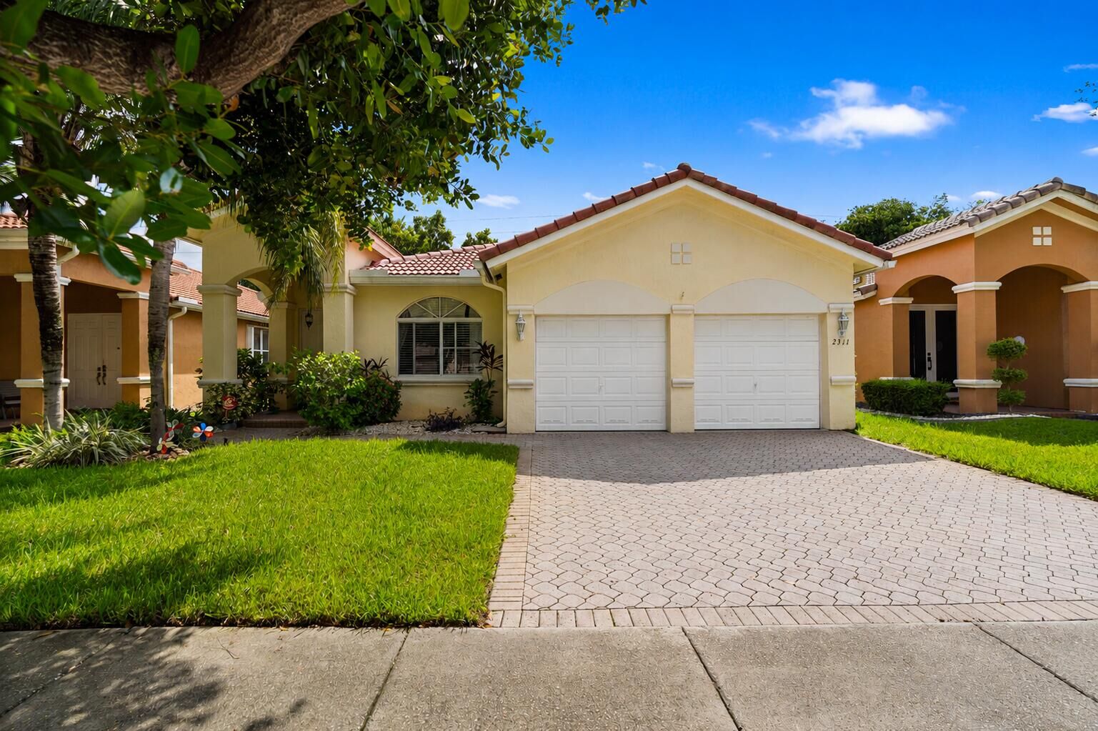 Property Photo: 2311 SW 125th Avenue FL 33027