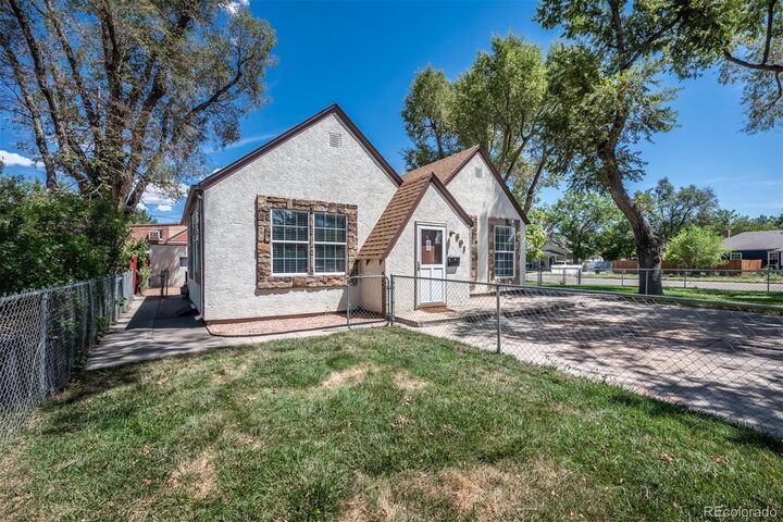 Property Photo: 601 W Pitkin Avenue CO 81004