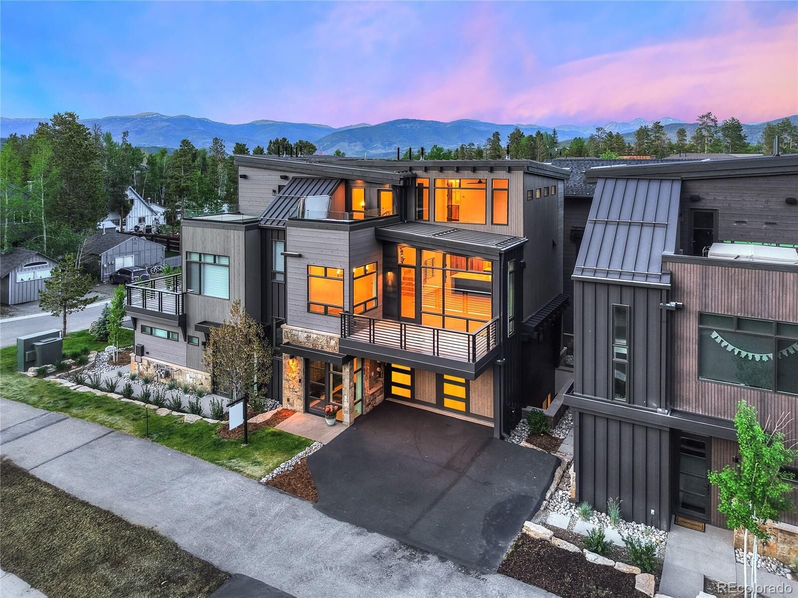 Property Photo:  318 S 2nd Avenue  CO 80443 