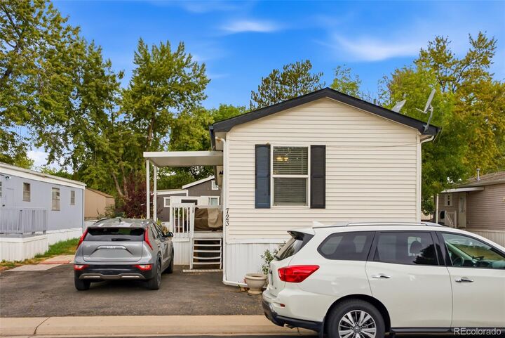 Property Photo:  723 Cardinal Drive  CO 80026 