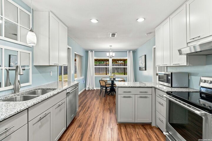 Property Photo: 5823 Lost Crk TX 78247