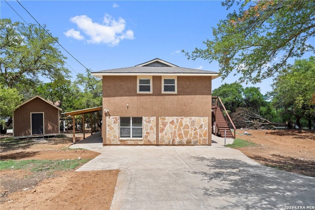 Property Photo: 404 Valley Ridge TX 78133