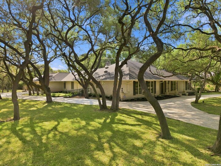 Property Photo: 106 Bikeway Ln TX 78231