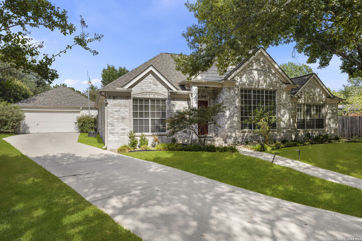Property Photo: 13708 Shavano Walk TX 78230