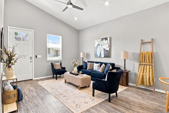 Property Photo: 210 Stace TX 78204