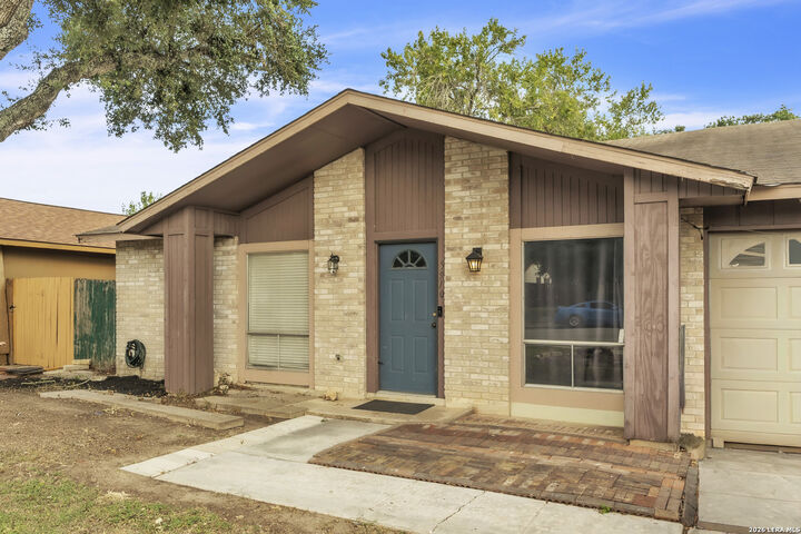 Property Photo:  5910 Lake Pines St  TX 78222 
