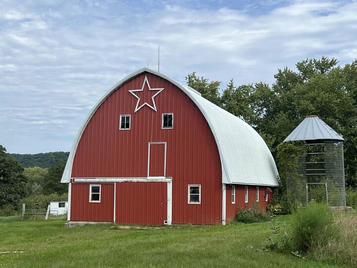 Property Photo:  33412 County Road F  WI 53573 
