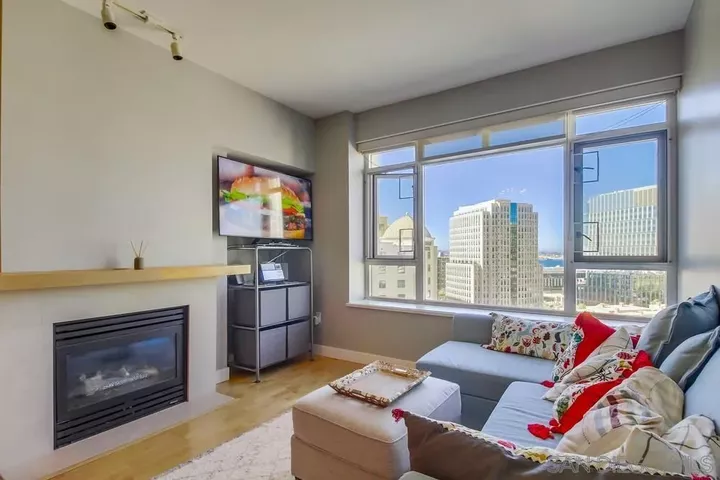 Property Photo:  700 W Harbor Dr. 1406  CA 92101 