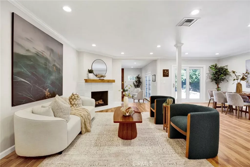 Property Photo:  6521 Baird  CA 91335 