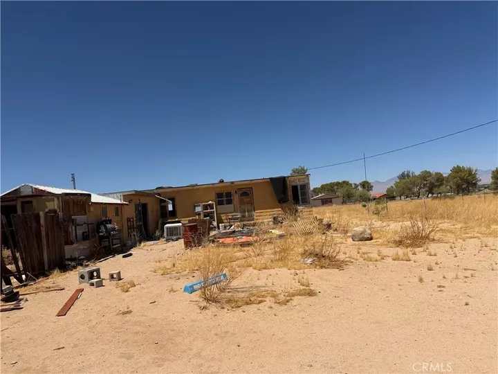 Property Photo:  1411 E Bowman  CA 93555 