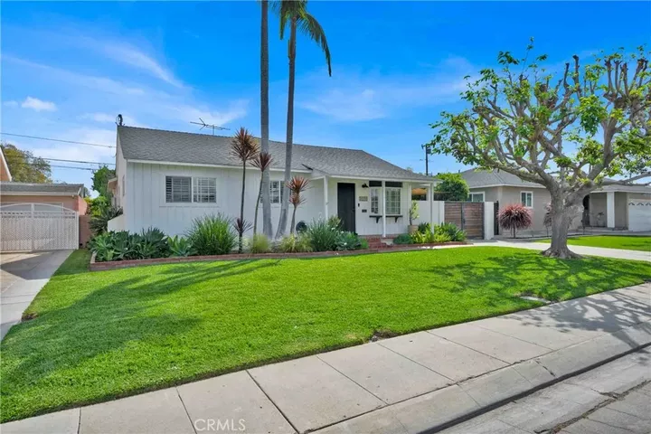 Property Photo:  2226 Senasac  CA 90815 
