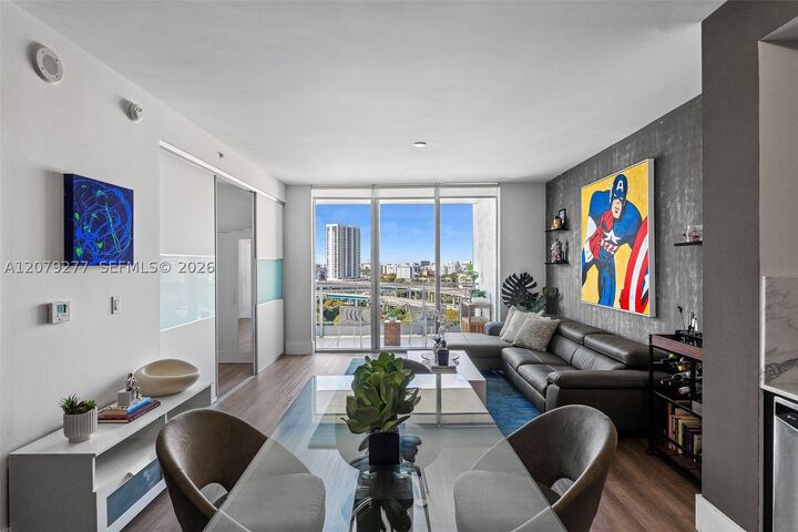 Property Photo:  90 SW 3rd St 1506  FL 33130 