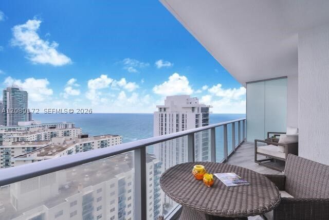 Property Photo: 4111 S Ocean Dr 2010 FL 33019