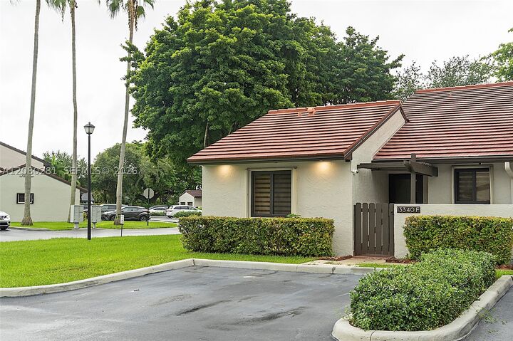 Property Photo: 13340 SW 90th Ter F FL 33186
