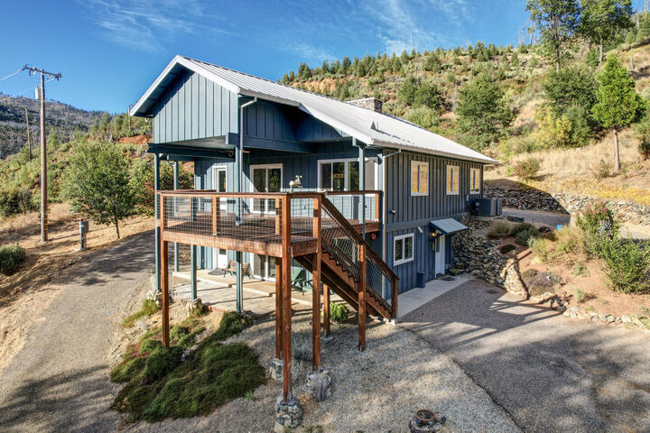 Property Photo: 11799 Drunken Gulch Road CA 96033