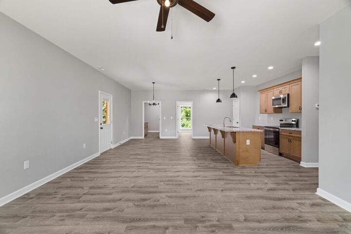 Property Photo: 84 White Oak Way AL 35652