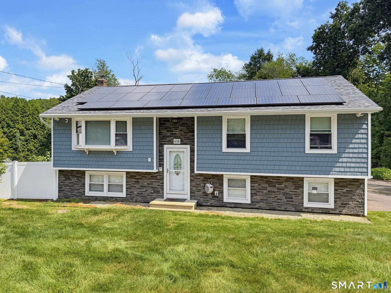 Property Photo: 658 Foster Street CT 06074