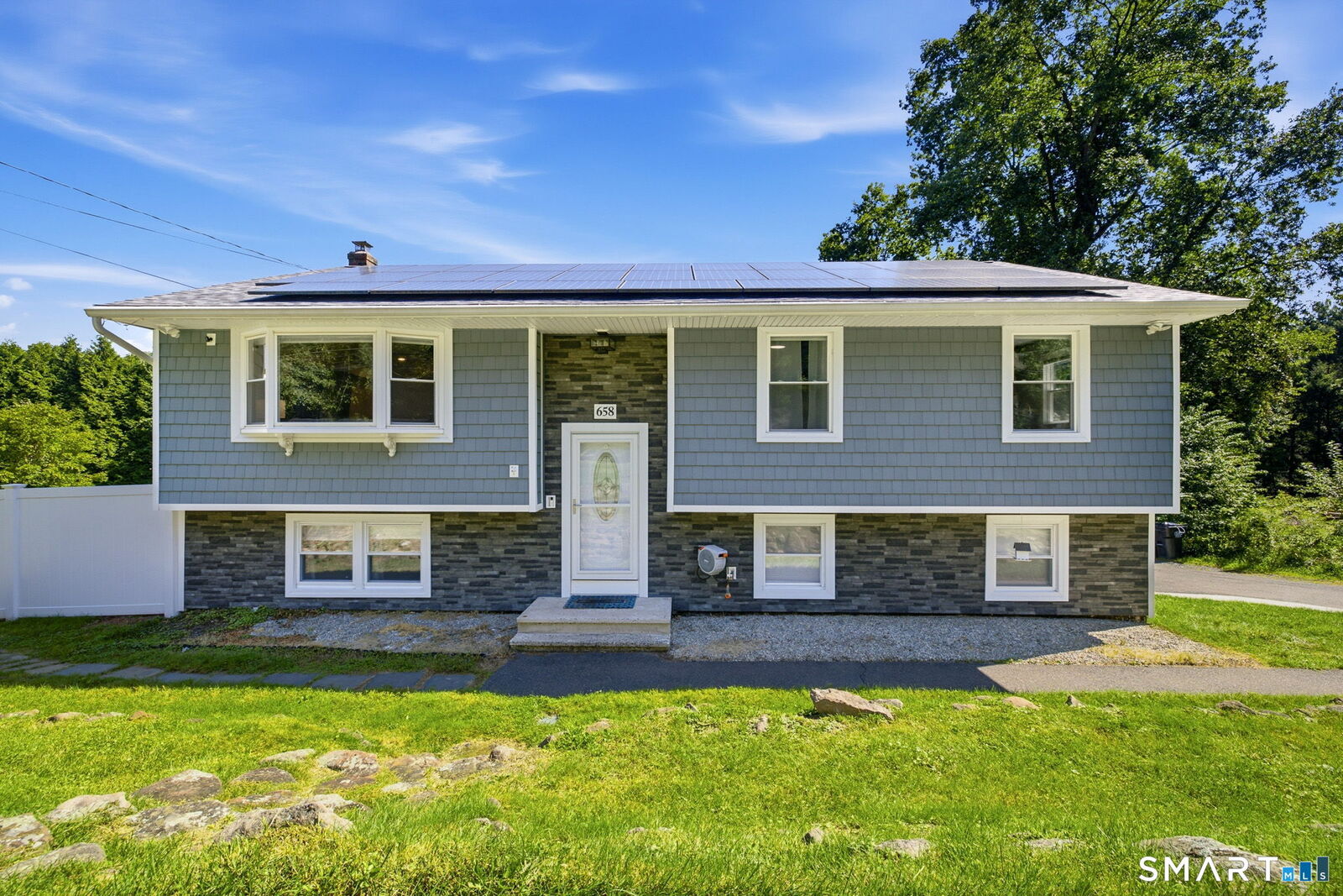 Property Photo:  658 Foster Street  CT 06074 