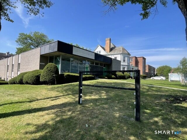Property Photo:  593 Farmington Avenue  CT 06105 