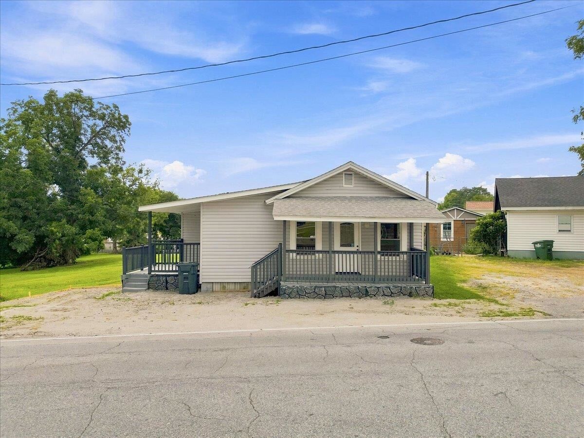 Property Photo: 923 N Pinckney Street SC 29379