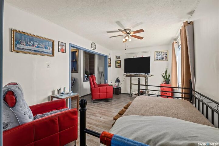 Property Photo:  150 31st Street E  SK S6V 1Z9 