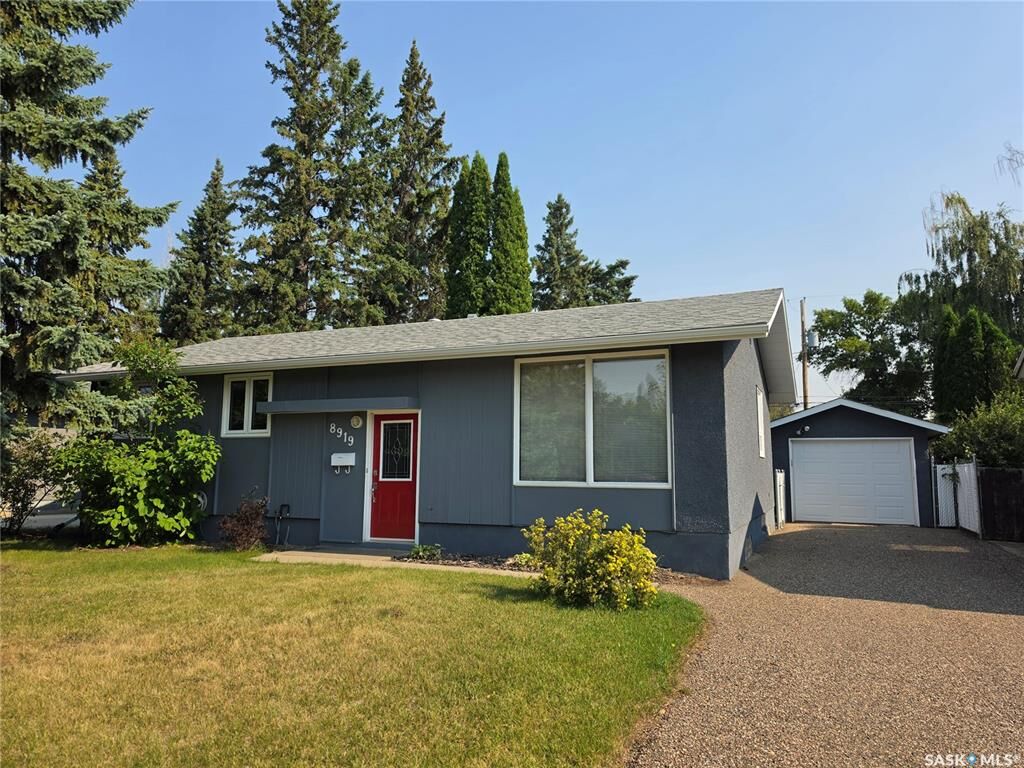Property Photo: 8919 17th Avenue SK S9A 2T8