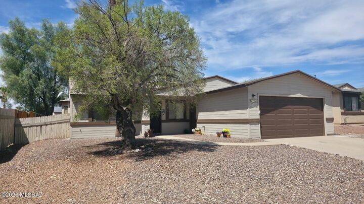 Property Photo:  5961 N Belbrook Drive  AZ 85741 