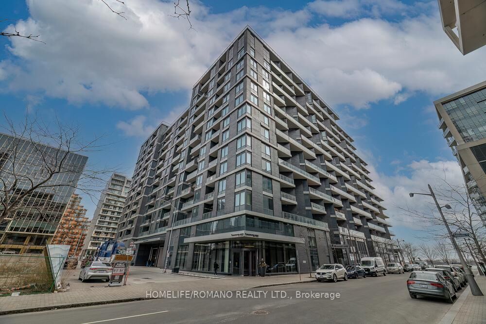 Property Photo:  1 Edgewater Drive 823  ON M5A 0L1 