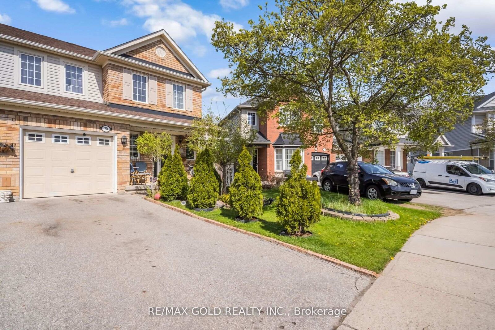 Property Photo:  70 Sweetwood Circle  ON L7A 2X7 