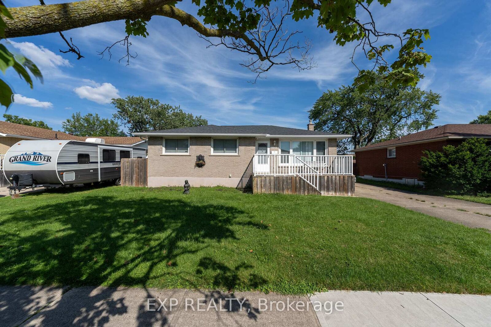 Property Photo:  7040 Warden Avenue  ON L2G 5P5 
