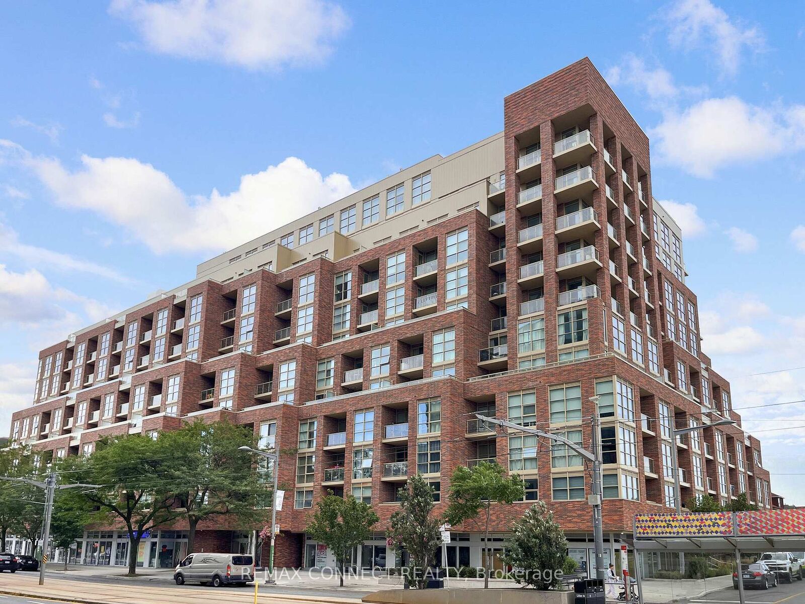 Photo de la propriété:  1787 St Clair Avenue W 321  ON M6N 0B7 