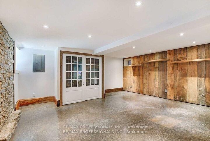 Property Photo:  9 Rambert Crescent Bsmt  ON M6S 1E5 