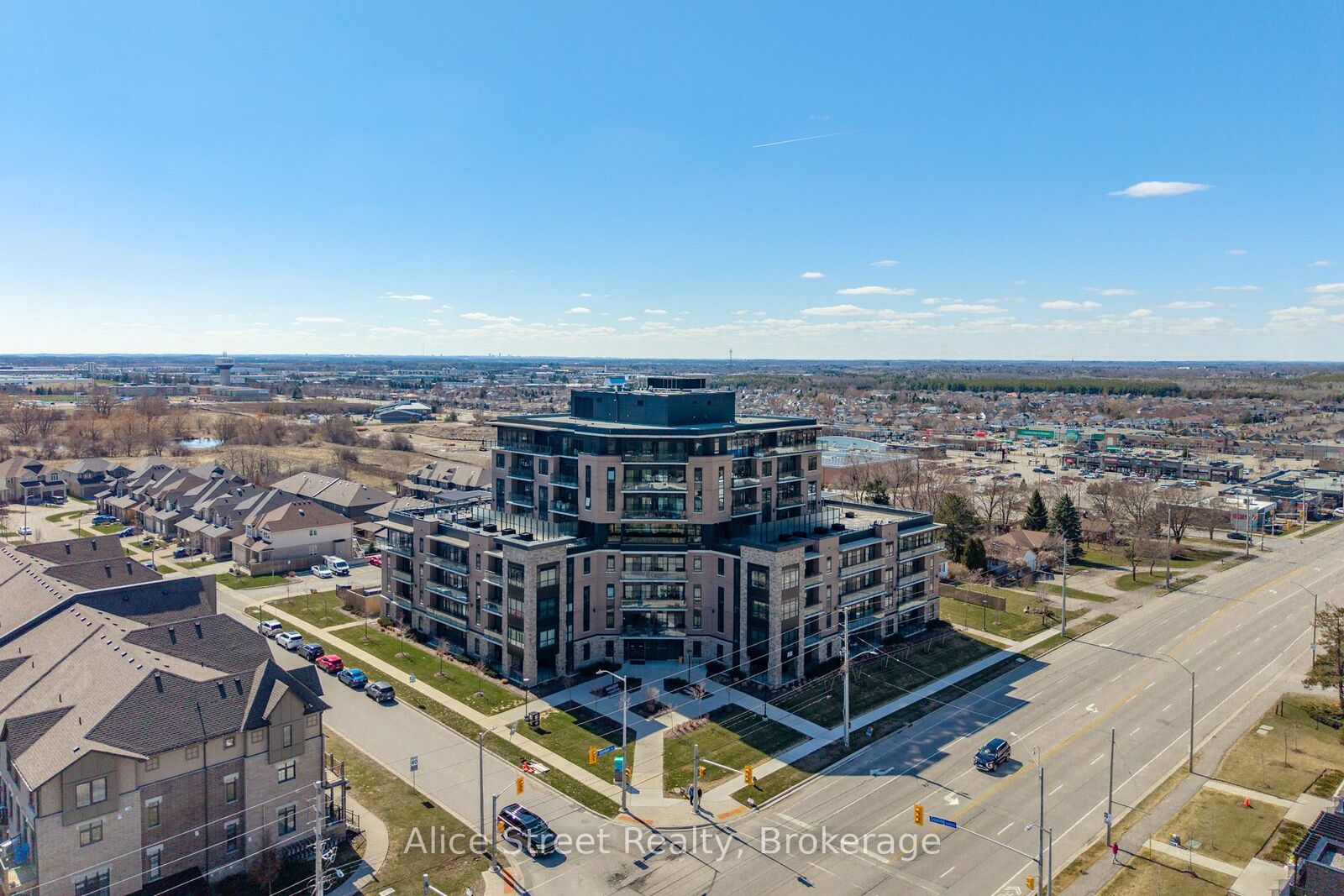 Property Photo:  332 Gosling Gardens, Guelph Gardens 202  ON N1L 0P8 