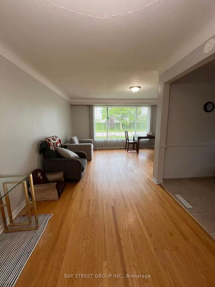 Property Photo:  65 Saint Andrews Avenue  ON L3B 1E3 