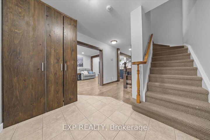 Property Photo:  4 Bobcat Way  ON K2S 1P3 