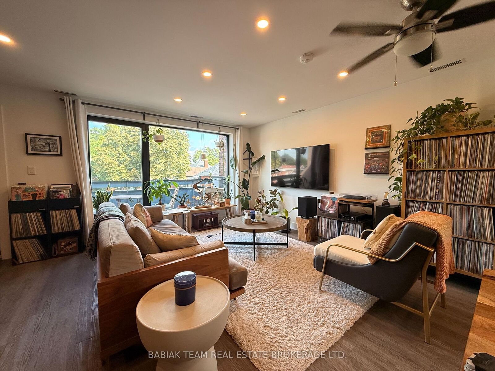 Property Photo:  542A Annette Street 3  ON M6S 2C2 