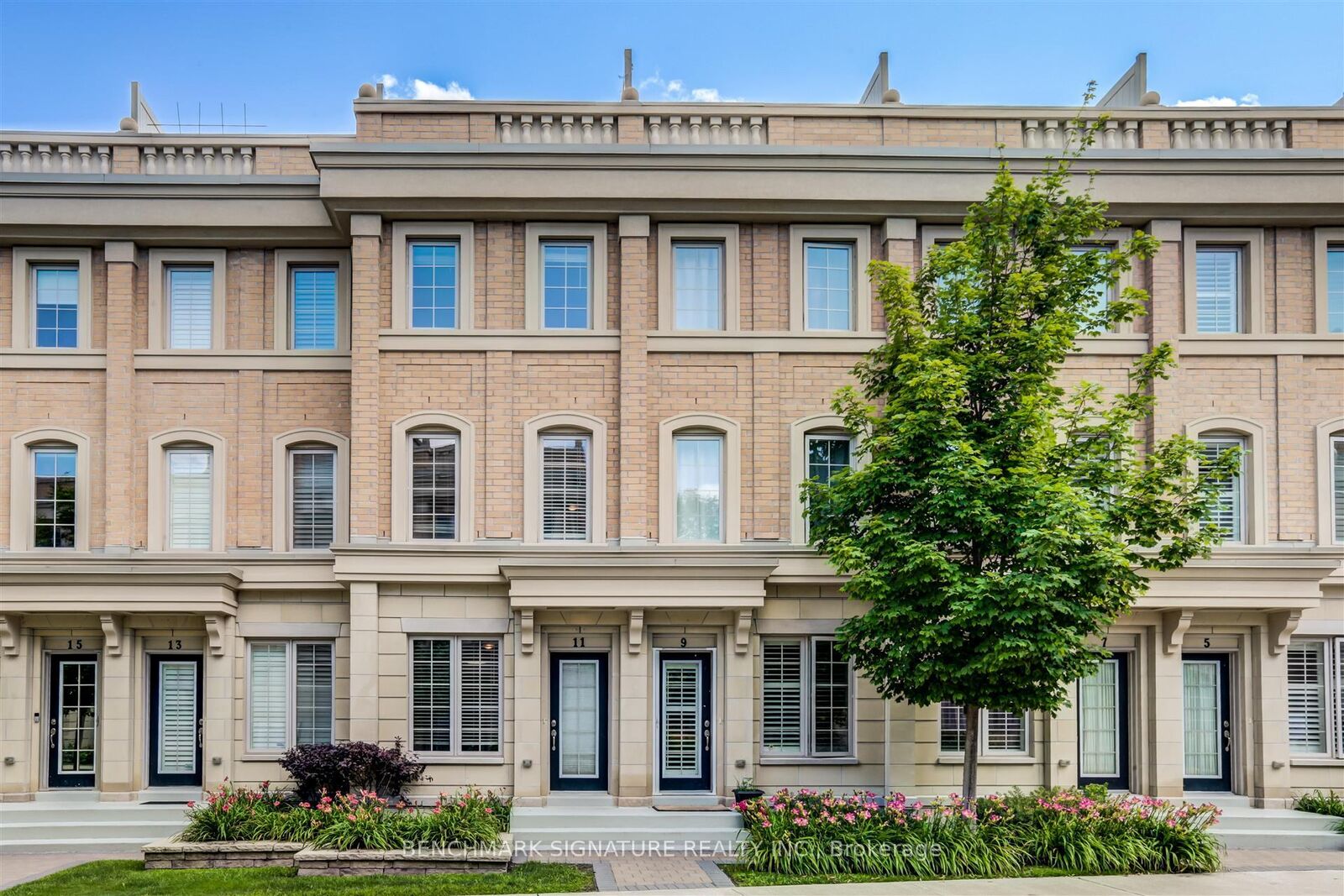 Property Photo:  11 Hargrave Lane 234  ON M4N 0A4 