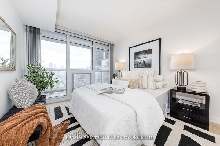 Property Photo:  121 McMahon Drive 710  ON M2K 0C1 