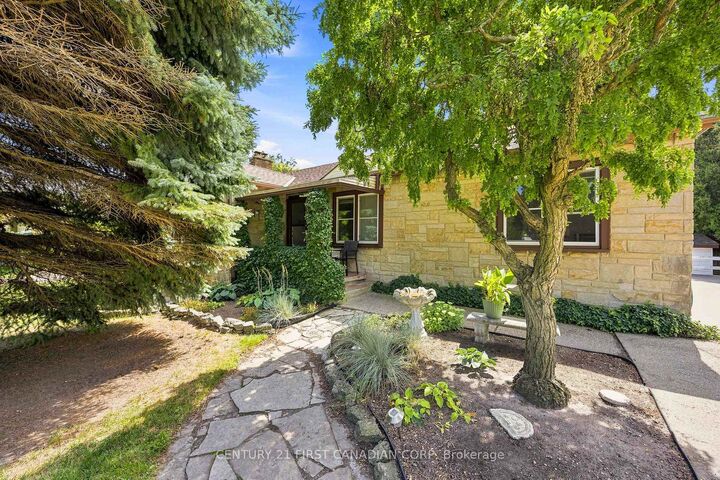 Property Photo:  1027 London Road  ON N7S 1N9 