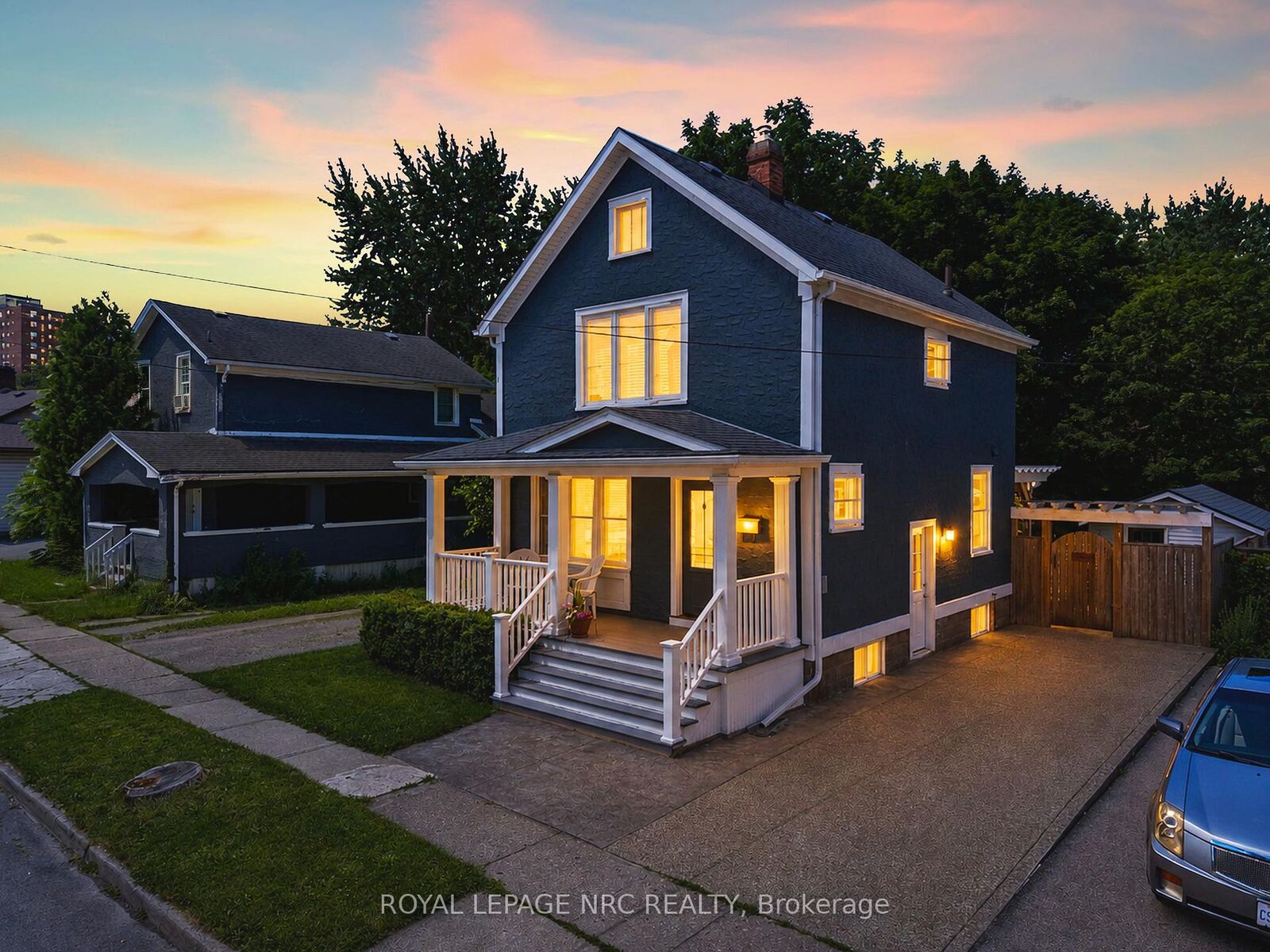 Property Photo:  5 Greenlaw Place  ON L2R 4S5 