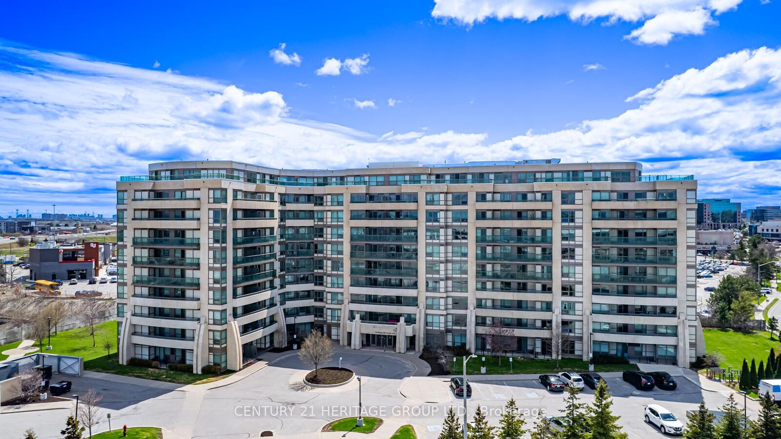 Property Photo:  75 Norman Bethune Avenue 909  ON L4B 0B6 