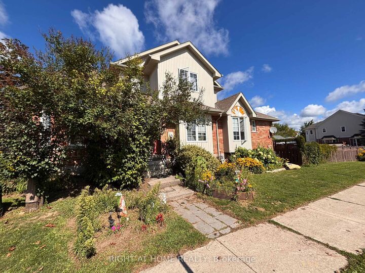 Property Photo:  1 Montgomery Boulevard  ON L9W 5H6 