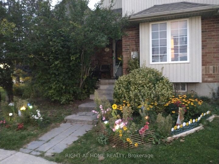 Property Photo:  1 Montgomery Boulevard  ON L9W 5H6 