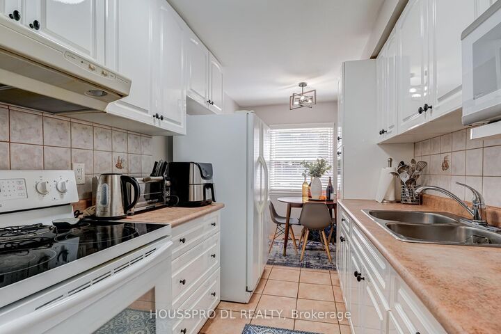 Property Photo:  10 Bowman Way 145  ON L3T 4Z7 