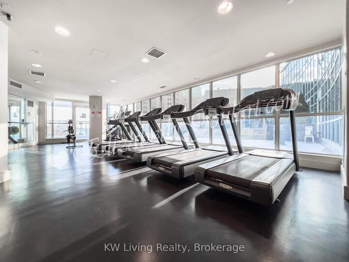 Property Photo:  208 Queens Quay W 2111  ON M5J 2Y5 